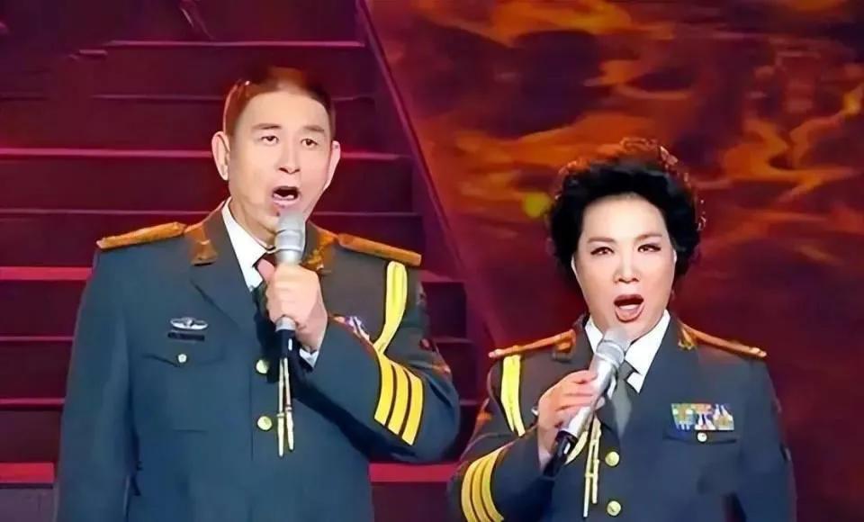 告別儀式合影曝光，李雙江白雪董文華神情嚴肅，黃宏笑容惹爭議(圖6)