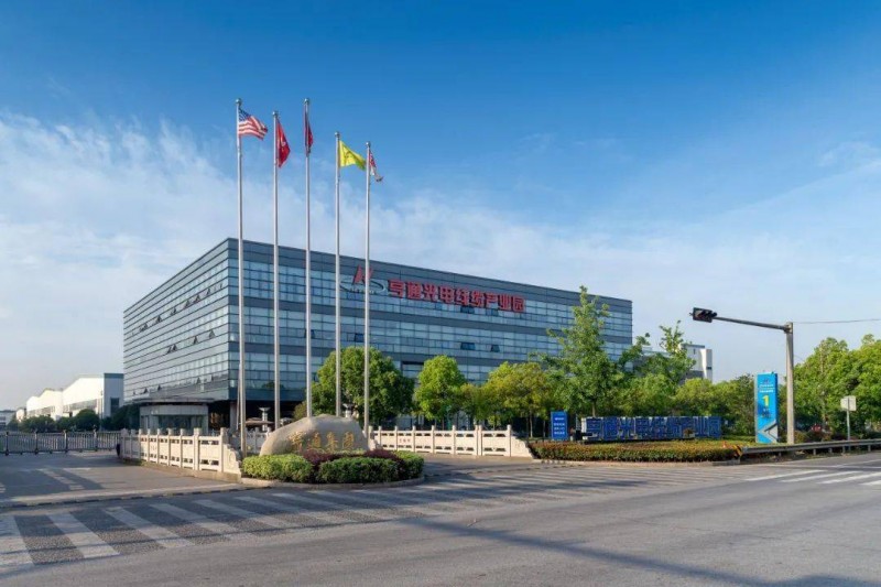 智能制造之光，亨通集團(tuán)榮獲全球光通信行業(yè)首座“燈塔工廠”稱號