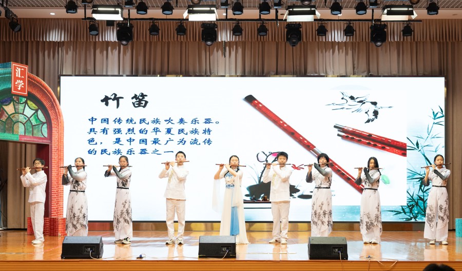 800V快充、碳化硅電驅(qū)步入平權(quán)時代！零跑C16把大6座SUV價格打下來